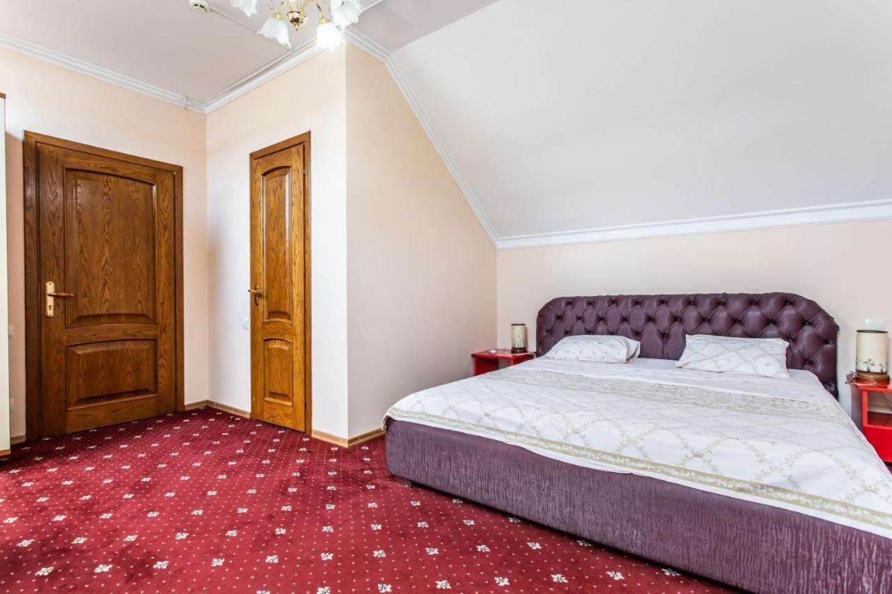Star Rent Hotel Chisinau Bagian luar foto