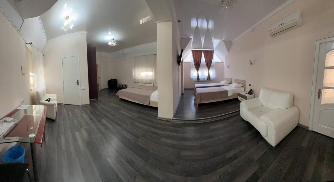 Star Rent Hotel Chisinau Bagian luar foto