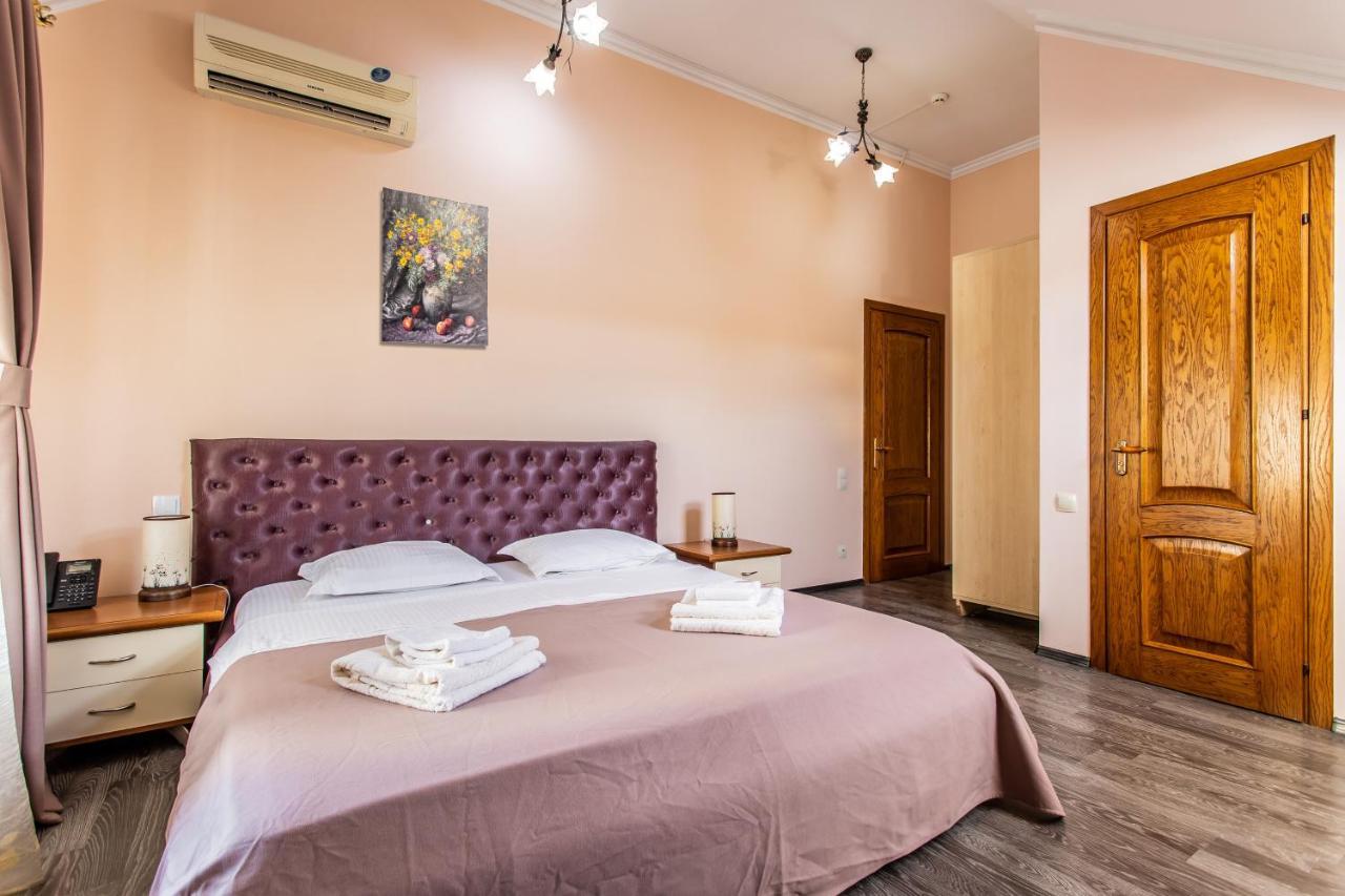 Star Rent Hotel Chisinau Bagian luar foto