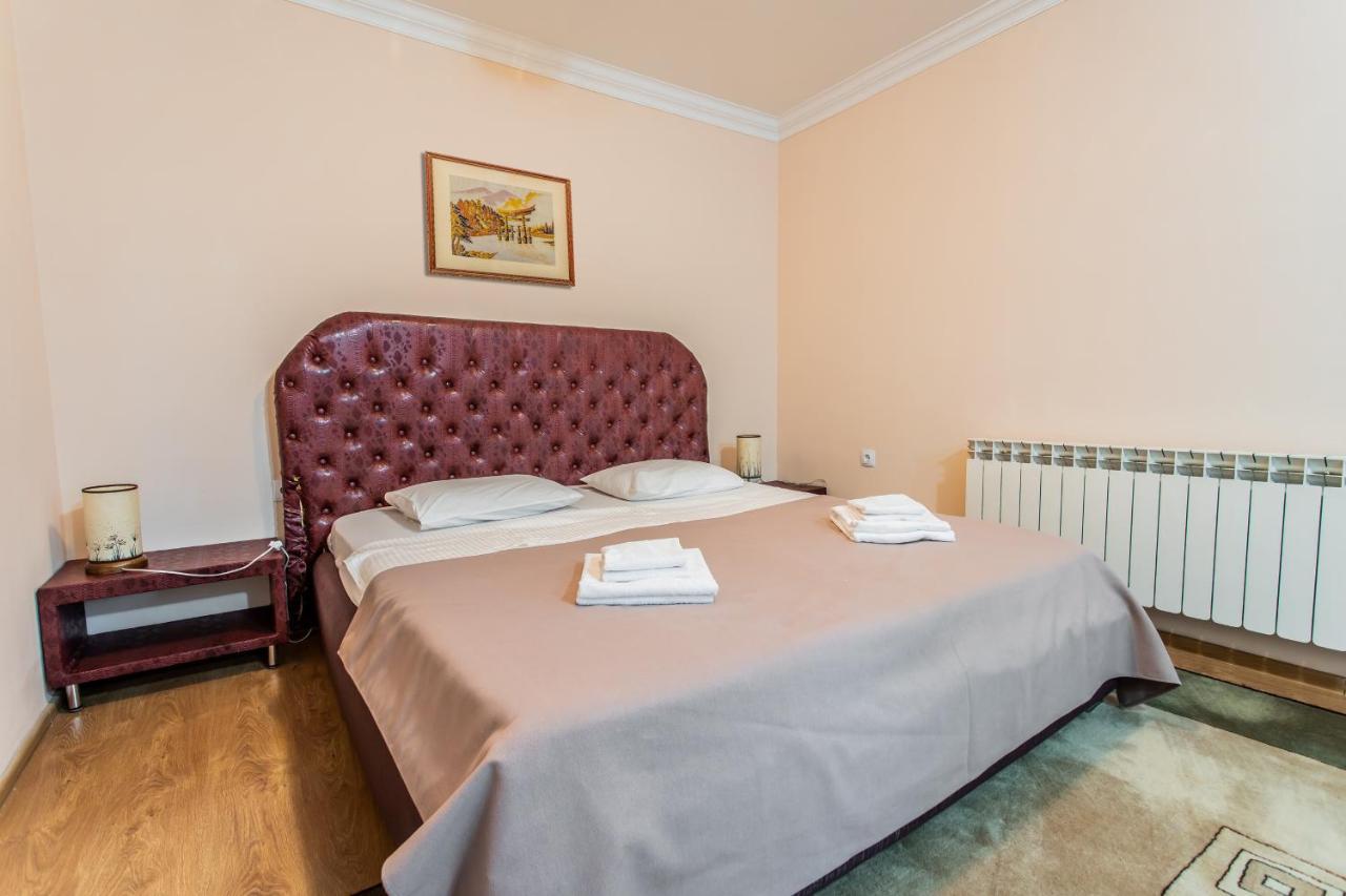 Star Rent Hotel Chisinau Bagian luar foto