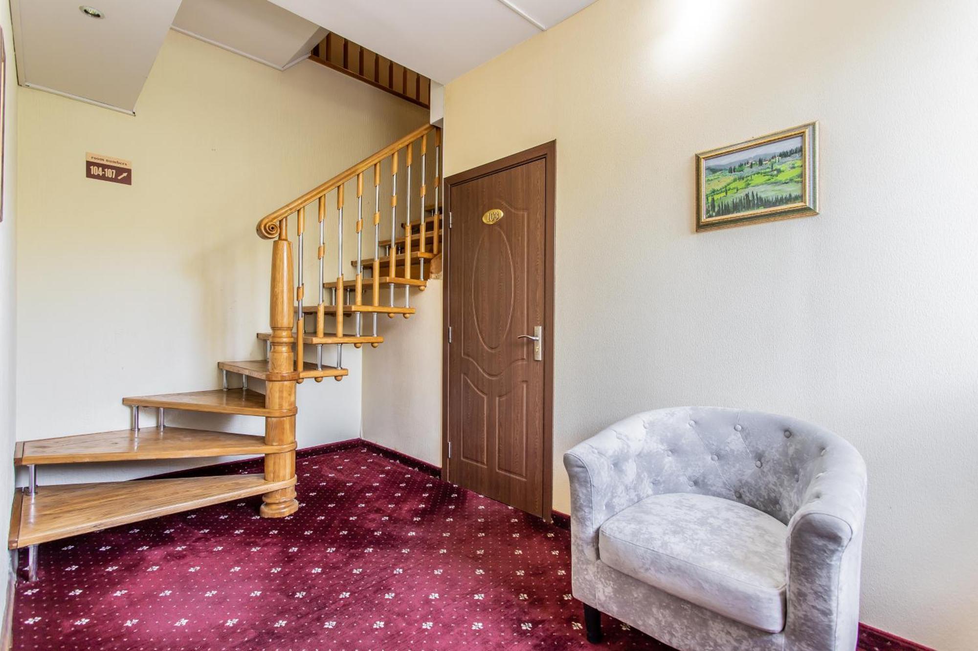 Star Rent Hotel Chisinau Bagian luar foto