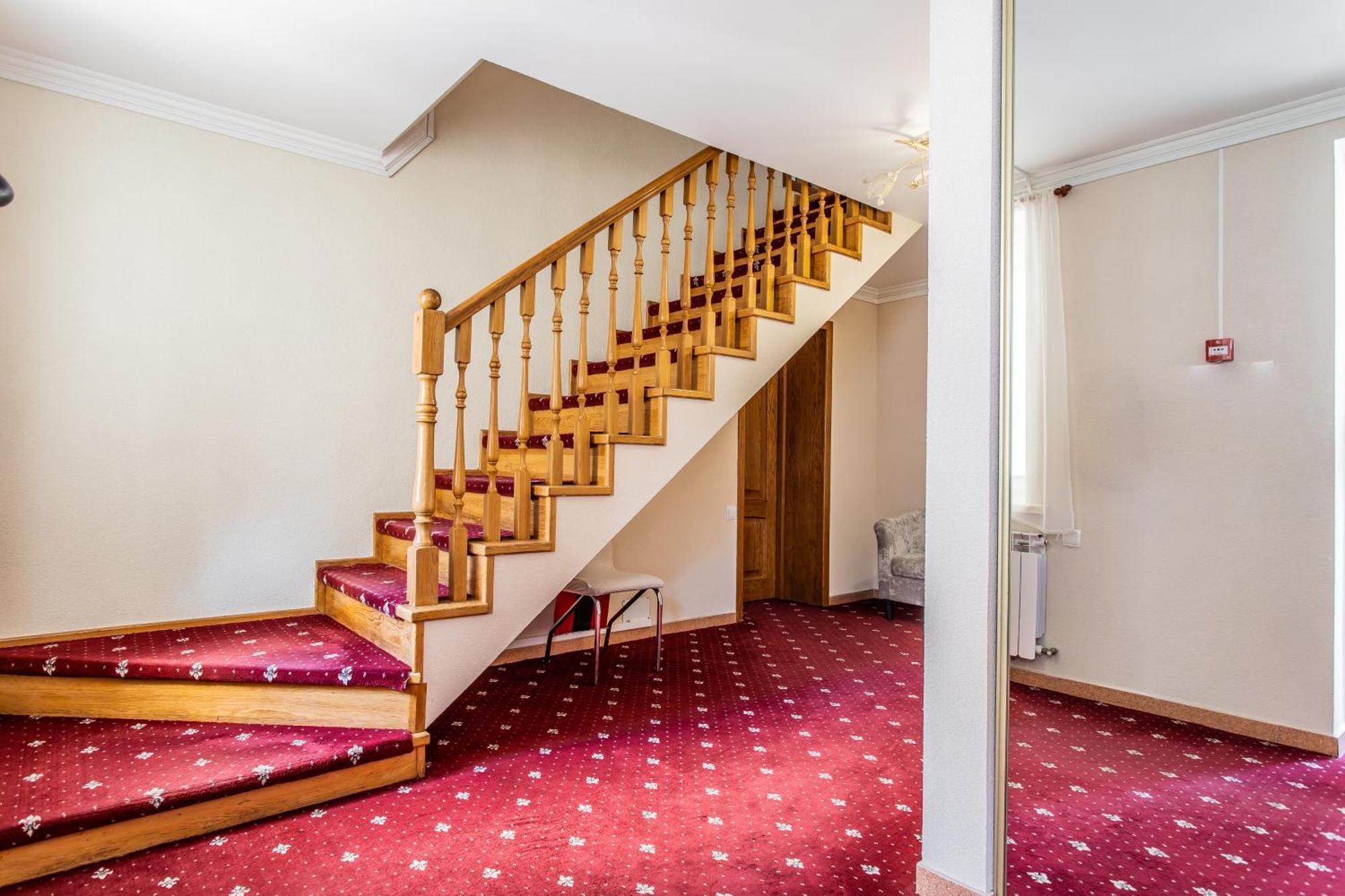 Star Rent Hotel Chisinau Bagian luar foto