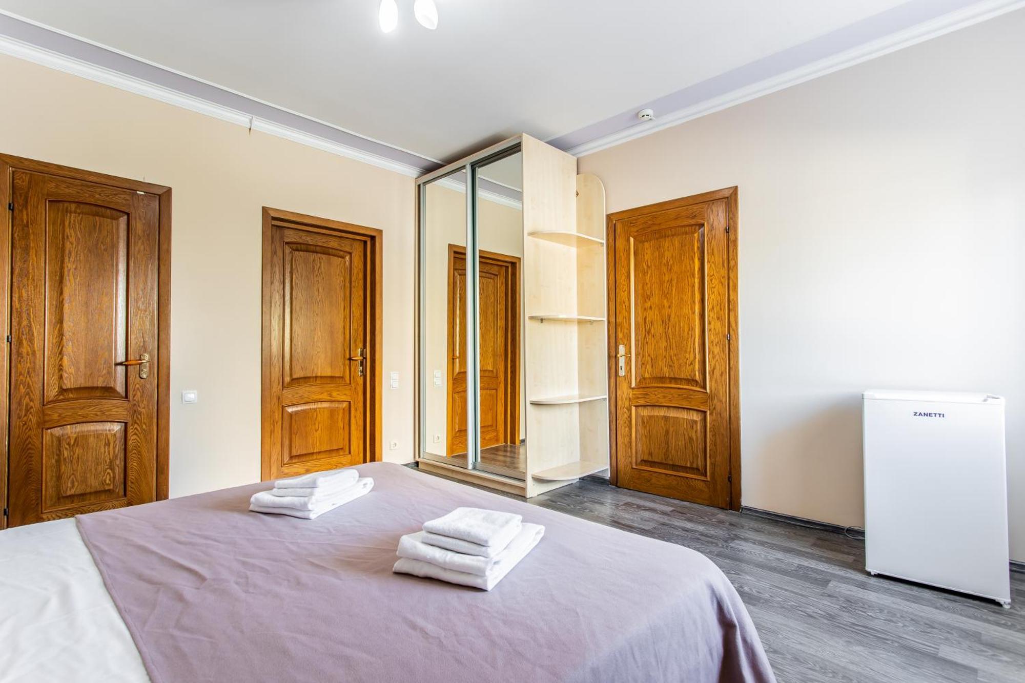 Star Rent Hotel Chisinau Bagian luar foto