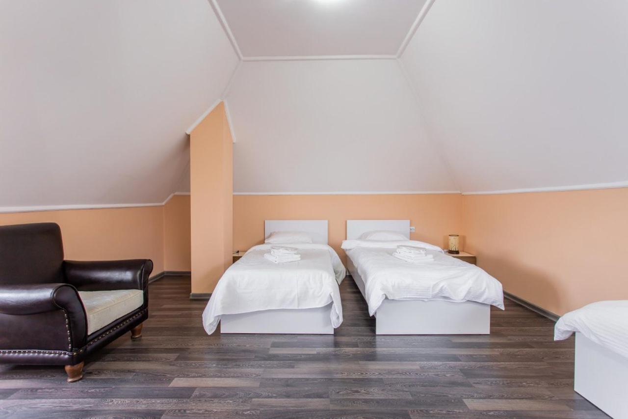 Star Rent Hotel Chisinau Bagian luar foto