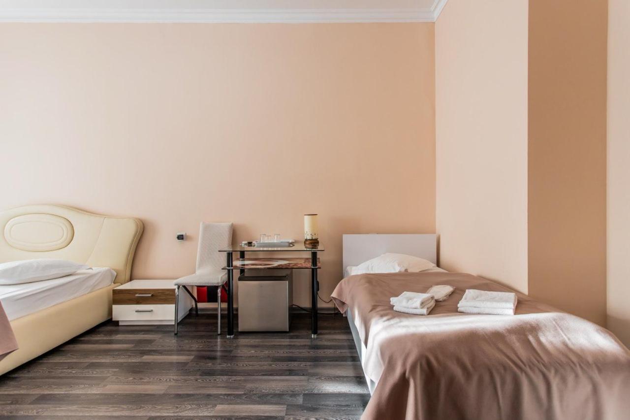 Star Rent Hotel Chisinau Bagian luar foto