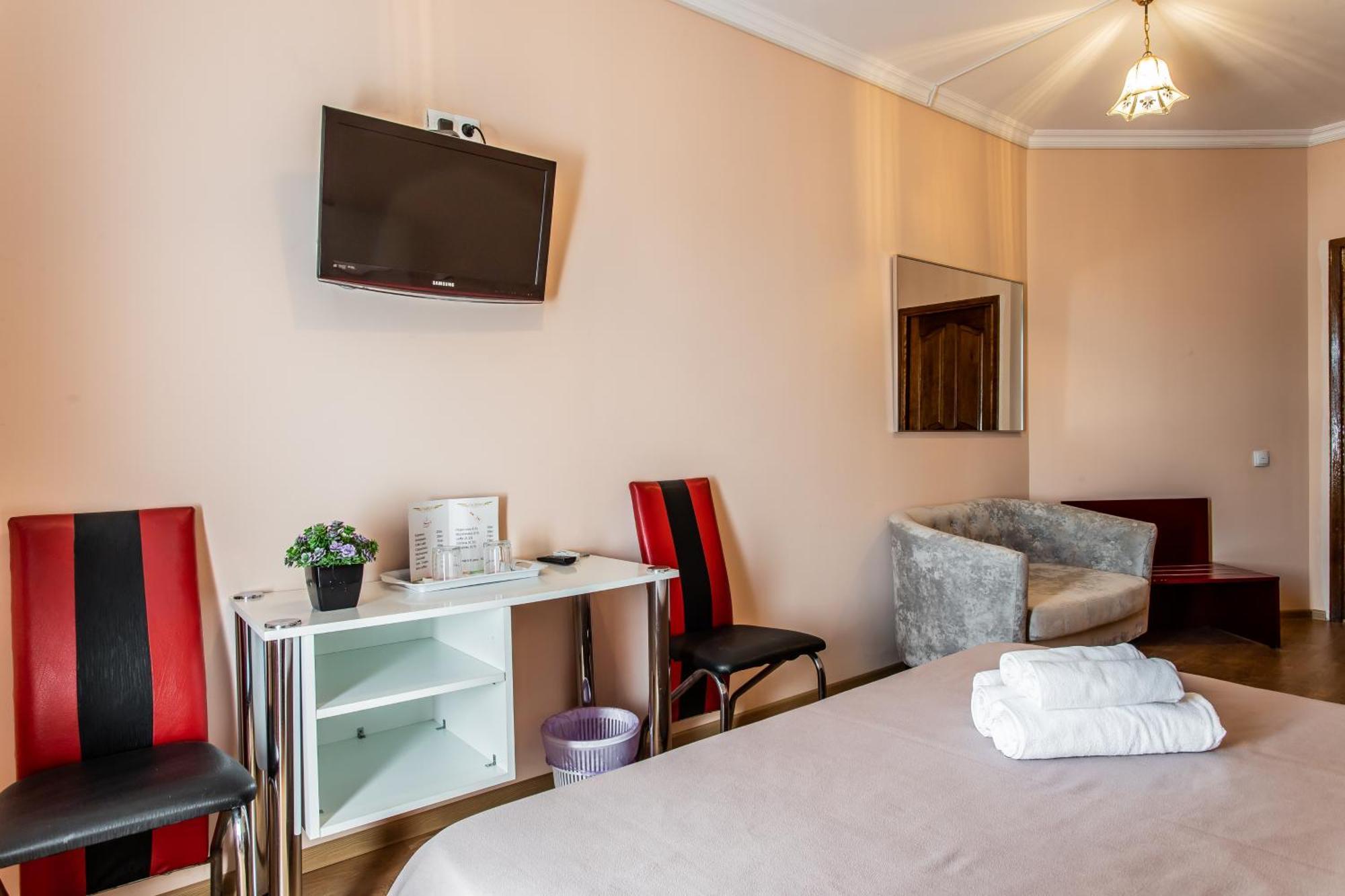 Star Rent Hotel Chisinau Bagian luar foto
