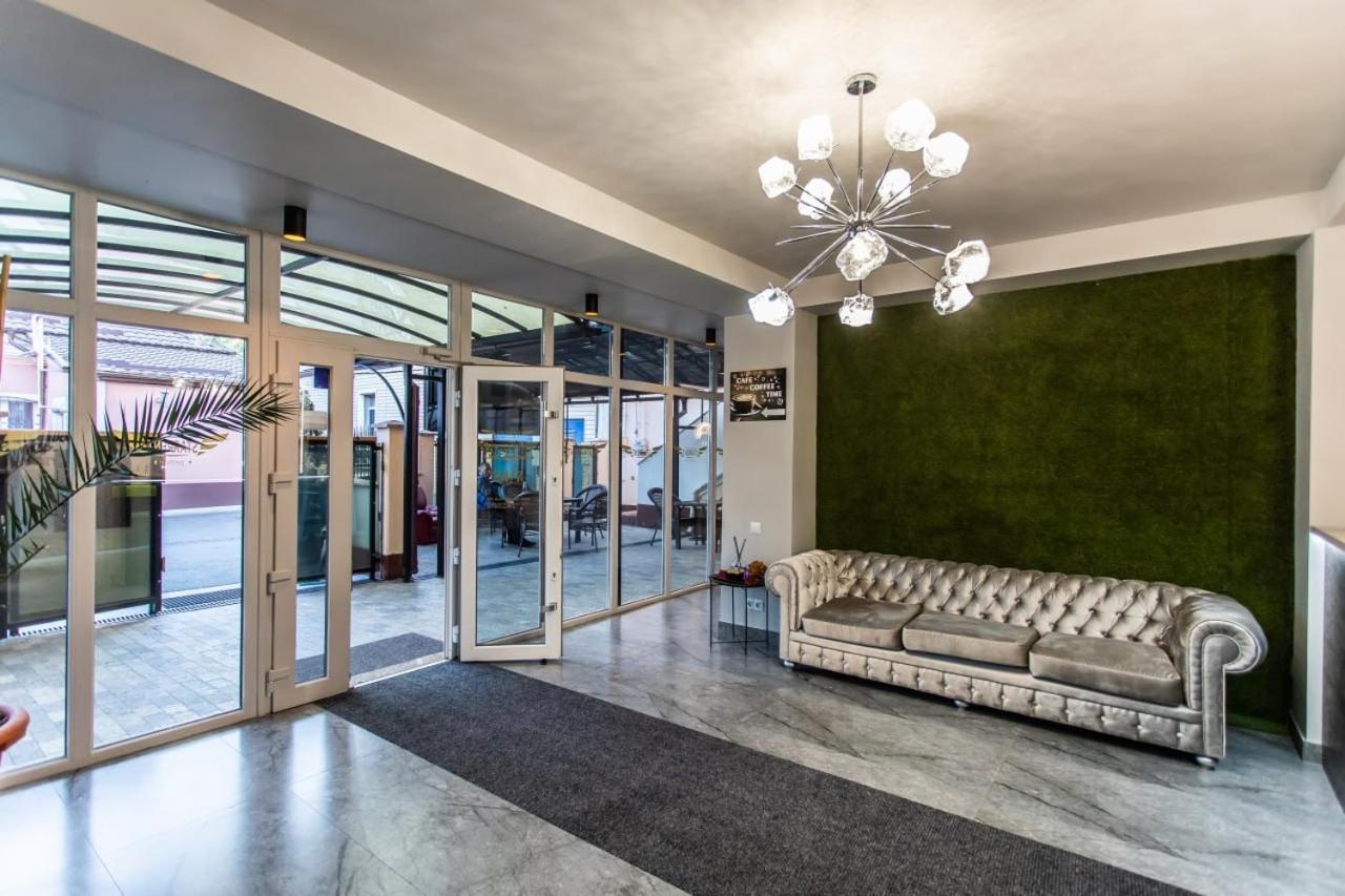 Star Rent Hotel Chisinau Bagian luar foto