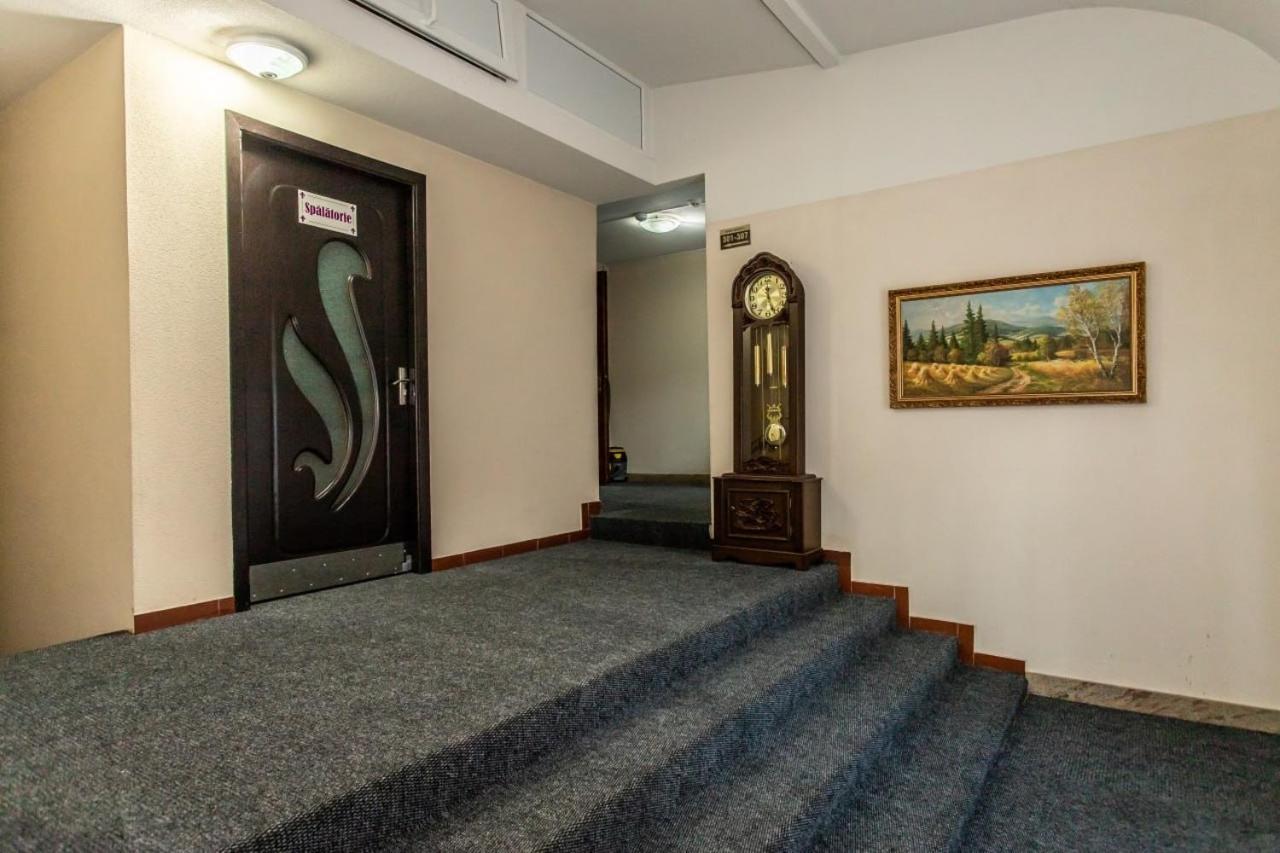 Star Rent Hotel Chisinau Bagian luar foto