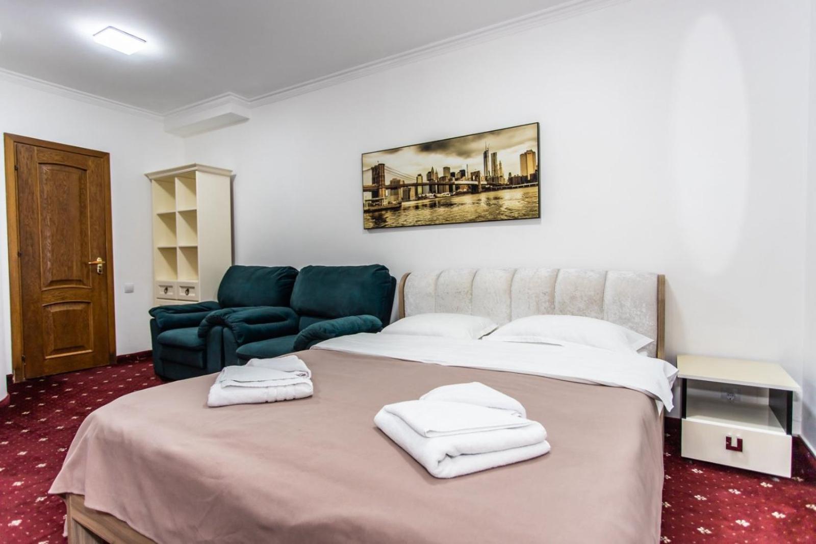 Star Rent Hotel Chisinau Bagian luar foto